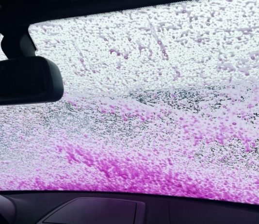 Evo zašto se savjetuje vozačima da u novembru stave pjenu za brijanje na šoferšajbnu