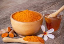 Svaki dan je uzimala kašičicu meda i kurkume – evo šta joj se dogodilo nakon 30 dana!