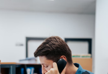 Policajac Koji Je Svakog Dana Ručao S Beskućnicom