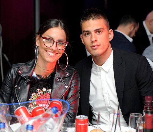 “ON JESTE BIO NA FOTOGRAFIJAMA!” Srbi zatečeni izjavama Mirke Vasiljević o AFERI – IZNELA SVU PRIVATNOST PRED SRBE