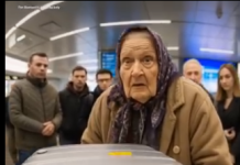 Kada je policajac otvorio bakin kofer, svi su zanemeli – priča o ljubavi, siromaštvu i pravilima koja ne poznaju emocije