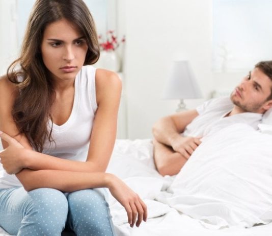 NIJEDNA SUPRUGA OVO NE VIDI: 10 ZNAKOVA DA VAS MUŽ VARA, OBRAZITE PAŽNJU NA BROJ 7