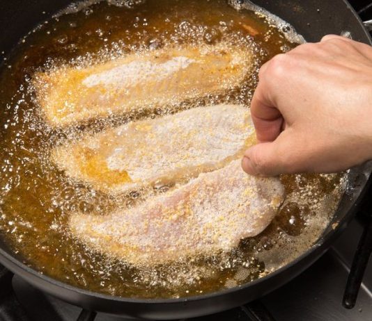 Kako da riba bude savršeno pržena, a da ne upije ni kap ulja – trik koji morate probati