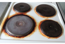 Kapneš i GOTOVO! Ovo domaće sredstvo od JEDNOG SASTOJKA čisti kao od šale mrlje od MASNOĆA i PRLJAVŠTINE