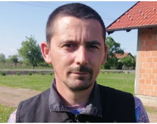 Ovaj Bosanac ima NAJLUĐE IME na Balkanu! Pop mu zato ZABRANIO ULAZAK U CRKVU, a policija ga pušta BEZ KAZNE kad zgreši: Ček samo da čujete KAKO MU SE BRAĆA ZOVU