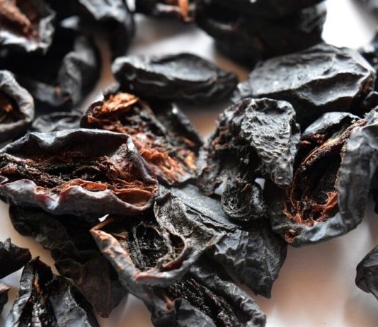 “SVAKO VEČE PRED SPAVANJE POJEDITE OVU VOĆKU I ONA ĆE OČISTITI VAŠA CREVA KAO BULDOŽER”: Savet doktora Čubrila za detoks