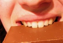 NISTE MOGLI NI ZAMISLITE: Stručnjaci savjetuju, EVO ZAŠTO BISMO TREBALI JESTI ČOKOLADU ZA DORUČAK