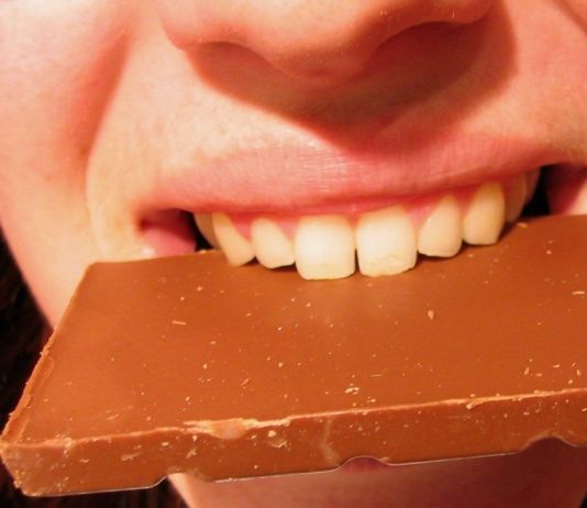 NISTE MOGLI NI ZAMISLITE: Stručnjaci savjetuju, EVO ZAŠTO BISMO TREBALI JESTI ČOKOLADU ZA DORUČAK