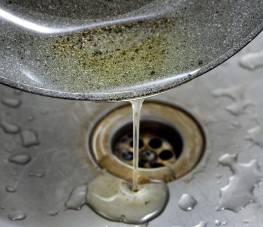 Sipajte ovaj sastojak u sudoperu i otpušice se kao do šale: Nema jednostavnijeg načina