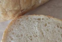 Neugodno otkriće: Banjalučanka pronašla ekser u hljebu