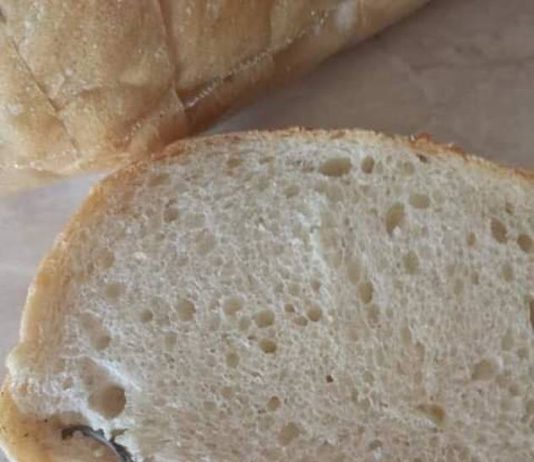 Neugodno otkriće: Banjalučanka pronašla ekser u hljebu