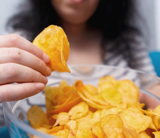 Evo šta je pronasla u omiljenom čipsu. Sastojak opasan po zdravlje