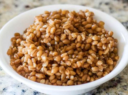 KUHANA PŠENICA JE SPAS ZA SVAKU ŽENU: 5 RAZLOGA ZAŠTO BISTE JE TREBALE JESTI