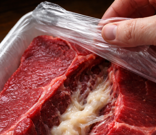 Kada se porodična večera pretvori u horor. U mesu pronašla odvratnu stvar