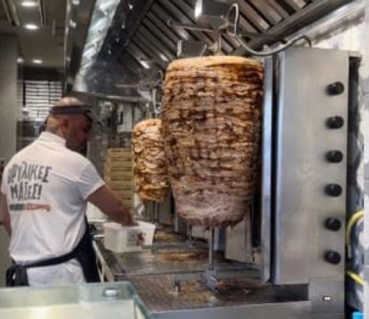 UŽAS Beograđanka kupila giros, pa u njemu pronašla OVO