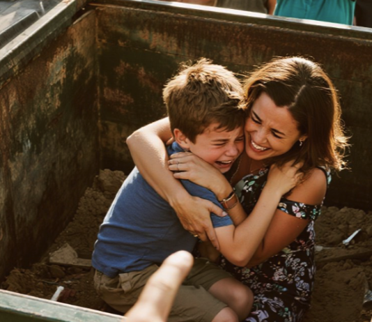 Život iz smeća: Priča o odbacivanju, preživljavanju i ponovnom rađanju