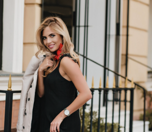 Priča o djevojci koja je iz žrtve postala autorica vlastite sudbine — od ruganja do tihe snage i dostojanstva.