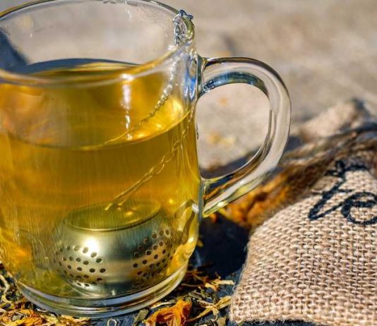 Noćni detoks napitak: pijte ga prije spavanja za lakši stomak i brže sagorijevanje masnoća