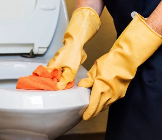 Izlijte ovo u zahod i dogodit će se magija. Hotelske čistačice to rade svaki dan