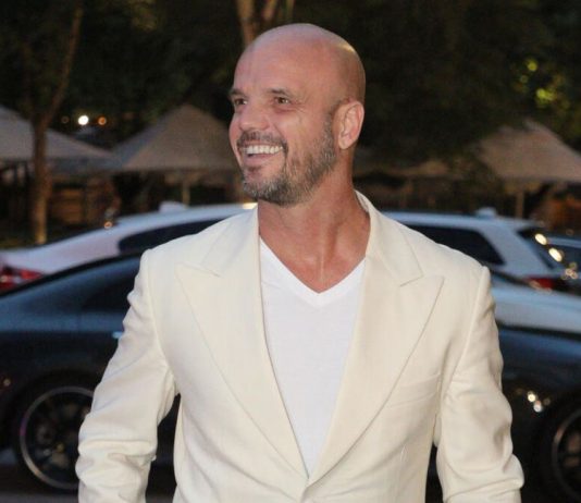 „Spavao sam u autu i brojao novac da vidim da li imam za kiflu”: Naš pevač bio u dugovima do guše, završio iza rešetaka, pa mu jedan susret skroz okrenuo život