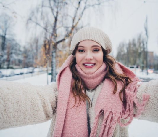 Da li ste oprali šal i kapu? Ne slutite koliko su prljavi, a tek da vidite šta može da uradi koži vašeg lica