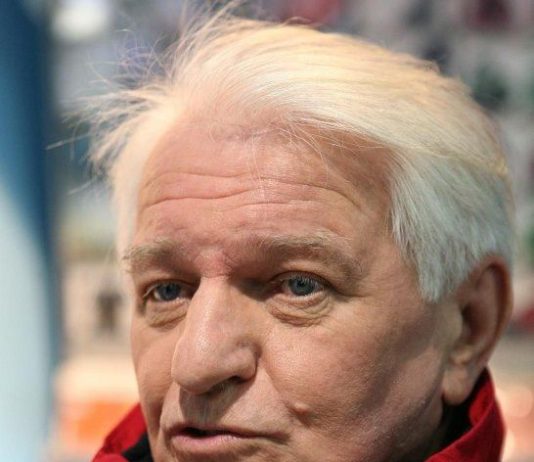 Umro na dijalizi držeći u jednoj ruci cigarete, drugu mu se priključili na infuziju: Lekari su bili zapanjeni kad su otkrili čaršav pokojnog Kemala