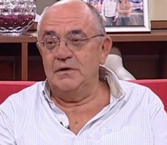 Sin mi je zabranio da ga zovem i rekao da će se kući vratiti jedino u metalnom kovčegu, to se i obistinilo”: Feđa Stojanović je do smrti patio za njim