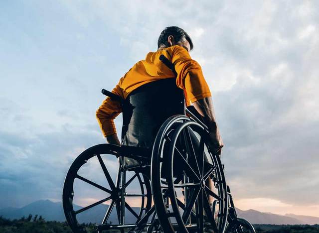 Muskarac-u-kolicima12a