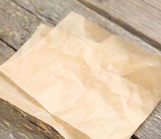 Zašto je papir za pečenje najveća greška u kuhinji? Opasan je po zdravlje, a svi ga masovno koriste