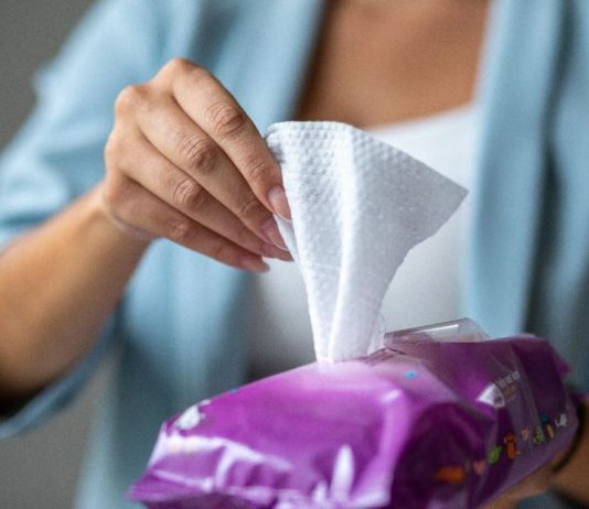 Ovo svi rade pogrešno u kući: 6 stvari koje nikada ne smete da čistite dezinfekcionim maramicama