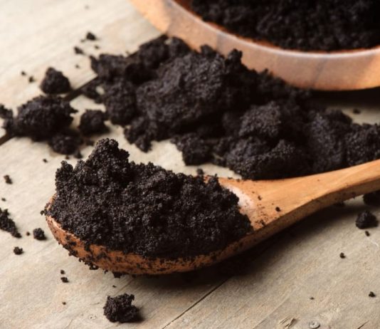 Bacali ste ga godinama, a niste znali šta sve može: Talog od kafe rešava 10 problema u kući