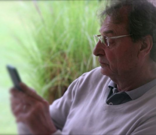 Muškarac je otišao kod lekara jer nije mogao da čita poruke: Neobičan simptom otkrio šokantnu dijagnozu