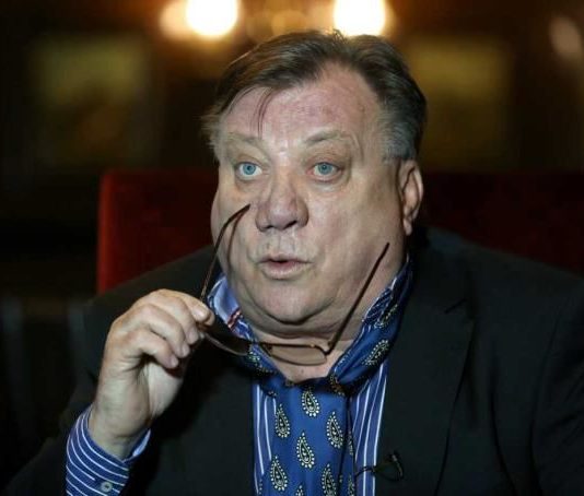 Pogledao je u ogledalo i tako saznao da ima rak jetre: Halid Bešlić imao je simptom koji nesumnjivo ukazuje na opaku bolest