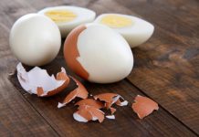 Zašto profesionalni kuhari nikada ne kuhaju jaja nakon što voda proključa: tajna savršenog jela