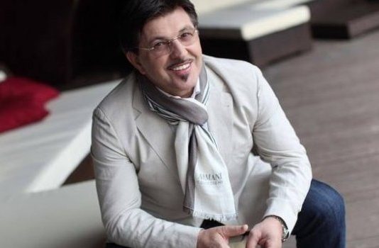 Zvali su ga seljakom, danas živi u vili od mramora i zlata: ‘Niko mi neće lijepiti novac na čelo’