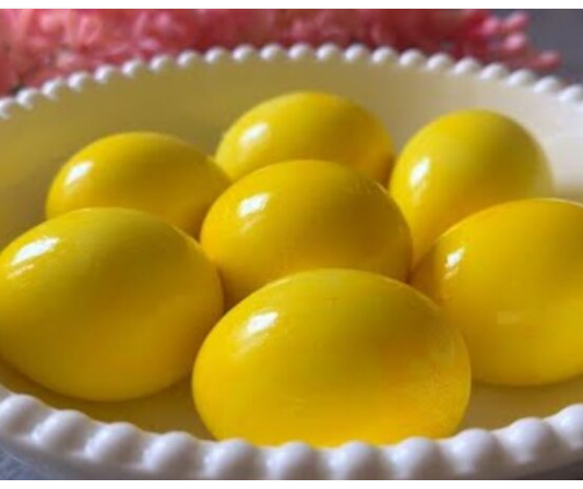 Evo kako dobiti intenzivno ŽUTU BOJU JAJA: Potpuno prirodno, bez hemije- samo 1 namirnica vam treba