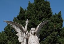 Tajna otkrivena na sahrani: kako sam saznala istinu o svom očuhu i sebi