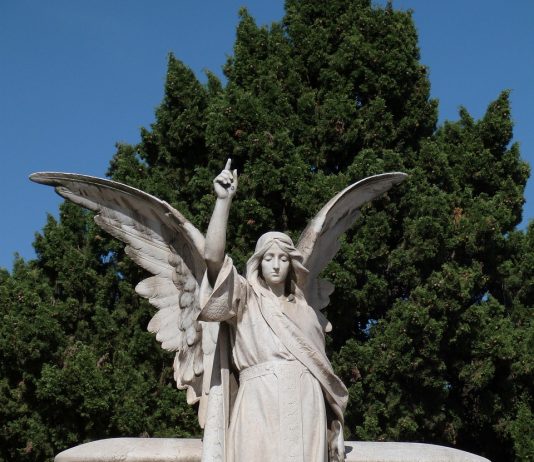 Tajna otkrivena na sahrani: kako sam saznala istinu o svom očuhu i sebi