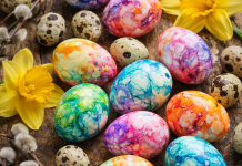 Bojenje jaja pjenom za brijanje: uz ovog pomagača iz kupaonice, zadivi sve mramornim pisanicama