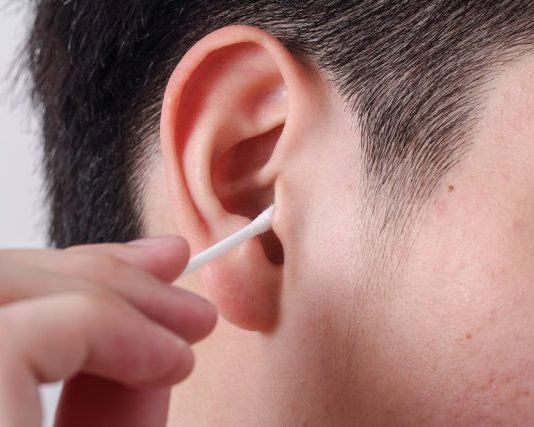 Svrbi vas uho iznutra i ne prestaje? Evo što vam tijelo pokušava poručiti!