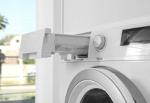 Mnogi ne znaju da postoji skriveno dugme na veš mašini za čišćenje fioke: Nakon ovog vam više neće zaudarati veš nakon pranja