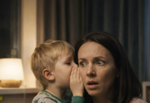 Navečer me moj petogodišnji sin zagrlio i šapnuo mi na uho: Kad si na poslu, odande izađe neka teta i ona i tata se igraju bolnice, — pokazao je…