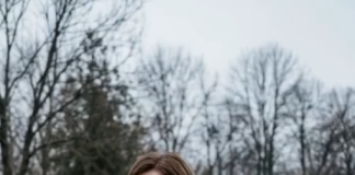 Bez da sam rekla mužu, otišla sam na grob njegove prve žene da tražim oproštaj. Ali kada sam prišla krstu i vidjela fotografiju na njemu, bila sam prestravljena