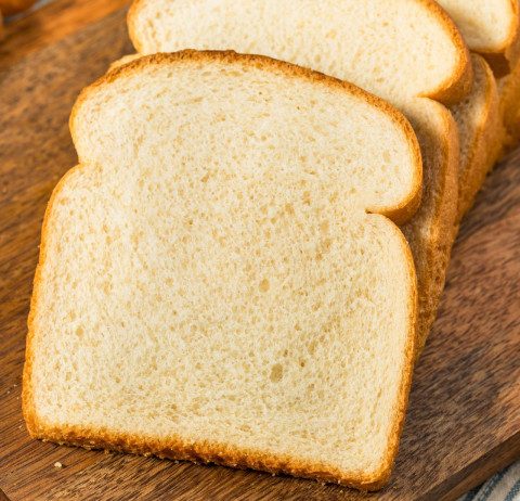 Ne bacajte hljeb, čisti bolje od sprejeva: ‘Ovaj trik sam naučila od bake, mrlje nestaju u trenu