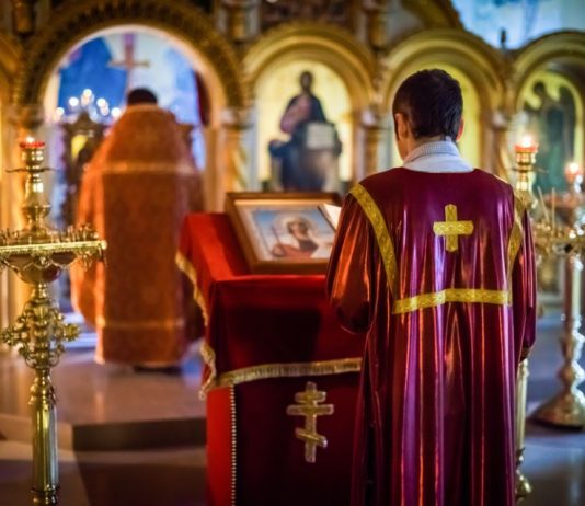 Danas slavimo Cveti: Ovo obavezno treba uneti u kuću, ako želite sreću i blagostanje, verujete da se ostvaruju sve želje