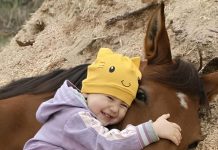 Moja ćerka je volela da se igra sa komšijinim konjem i jednog dana to je dovelo do neočekivanog otkrića.