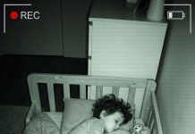 Moja usvojena kćerka počela je pričati u snu na jeziku koji nikada nije mogla znati — a ono što mi je rekla natjeralo me da iste noći pozovem policiju Moja usvojena kćerka počela je pričati u snu na jeziku koji nikada nije mogla znati — a ono što mi je rekla natjeralo me da iste noći pozovem policiju - featured image