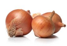 DA ČOVJEK NE POVJERUJE: Evo koje sve bolesti liječe pečeni i kuhani crni luk