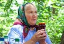 Baka (75) puca od zdravlja: Pijem ovo i imam pritisak i šećer bolji nego omladina! (RECEPT) Baka (75) puca od zdravlja: Pijem ovo i imam pritisak i šećer bolji nego omladina! (RECEPT) - featured image