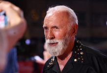 DINO MERLIN SE OBRATIO BEOGRADU: “Bilo je to kad sam bio jako mlad i nije bilo mnogo ljudi…” Hiljade njih ostalo nemo, a onda se pojavio ON